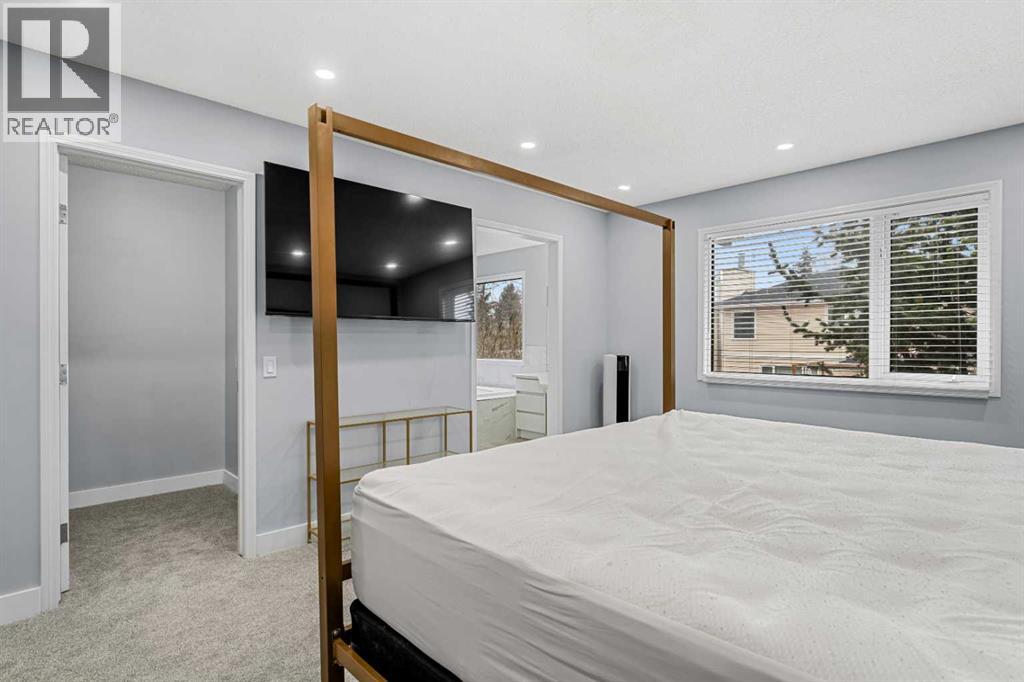 Single Family House for Sale in  Douglas Park Boulevard SE Douglasdale/Glen Calgary 