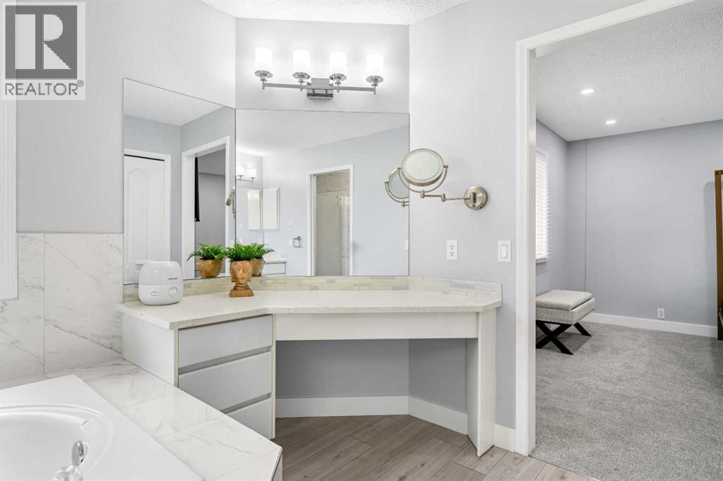 Single Family House for Sale in  Douglas Park Boulevard SE Douglasdale/Glen Calgary 