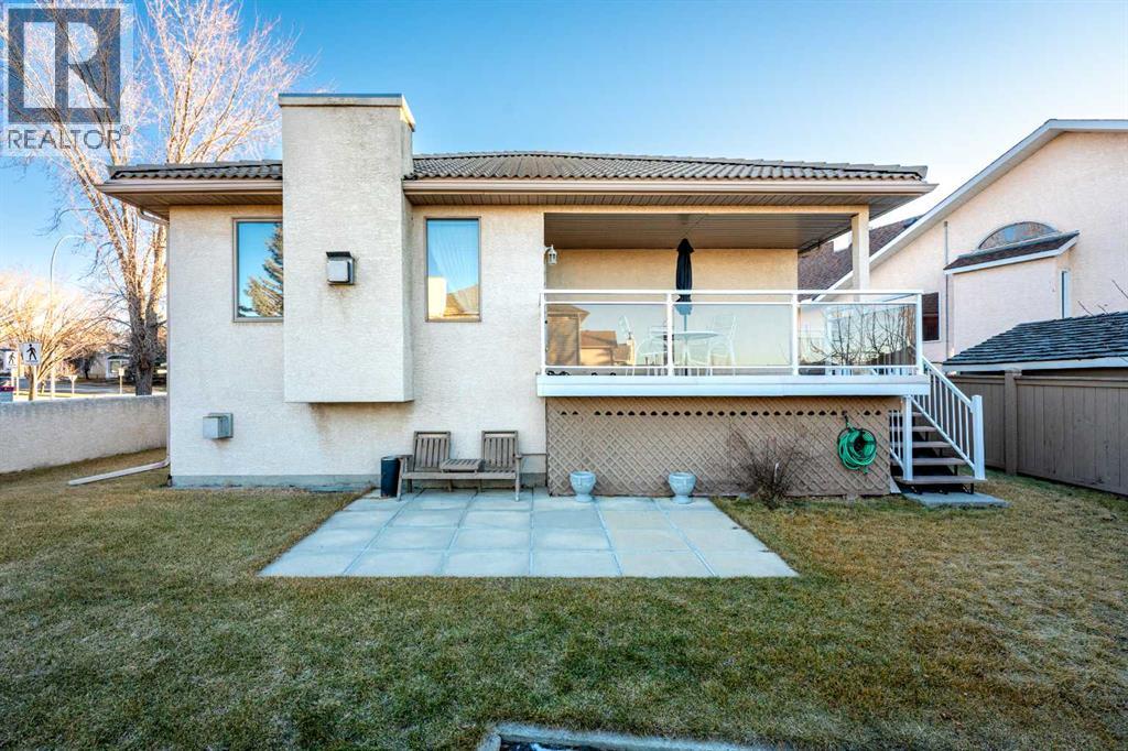 Single Family House Bi-level for Sale in  Sierra Morena Court SW Signal Hill Calgary 
