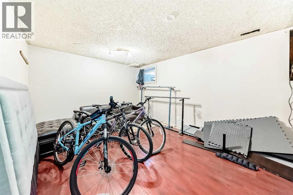 Single Family House for Sale in   Street NE Temple Calgary 