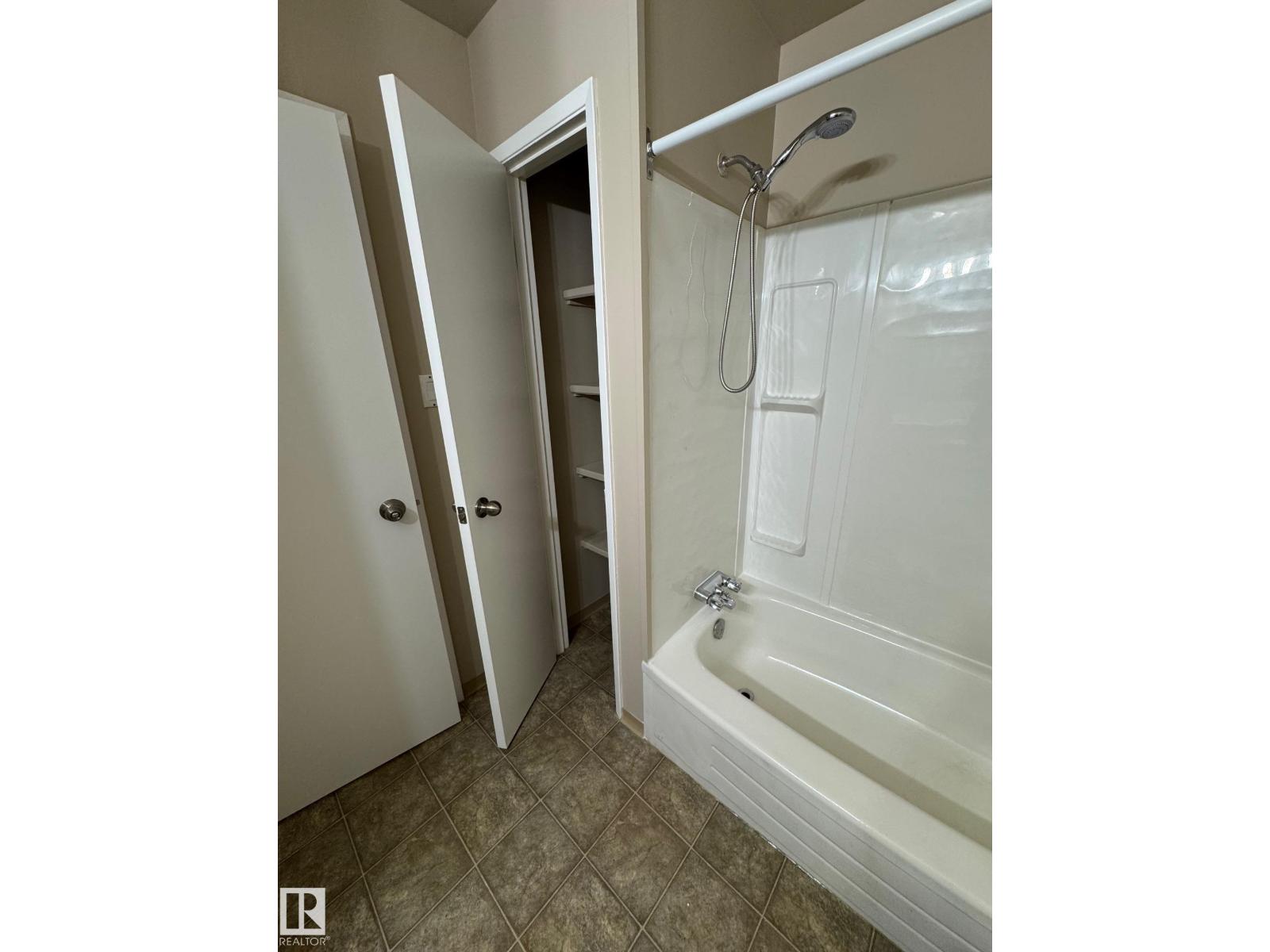 #315 7220 144 AV NW, Edmonton