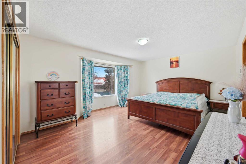 Single Family House for Sale in  Eldorado Close NE Monterey Park Calgary 