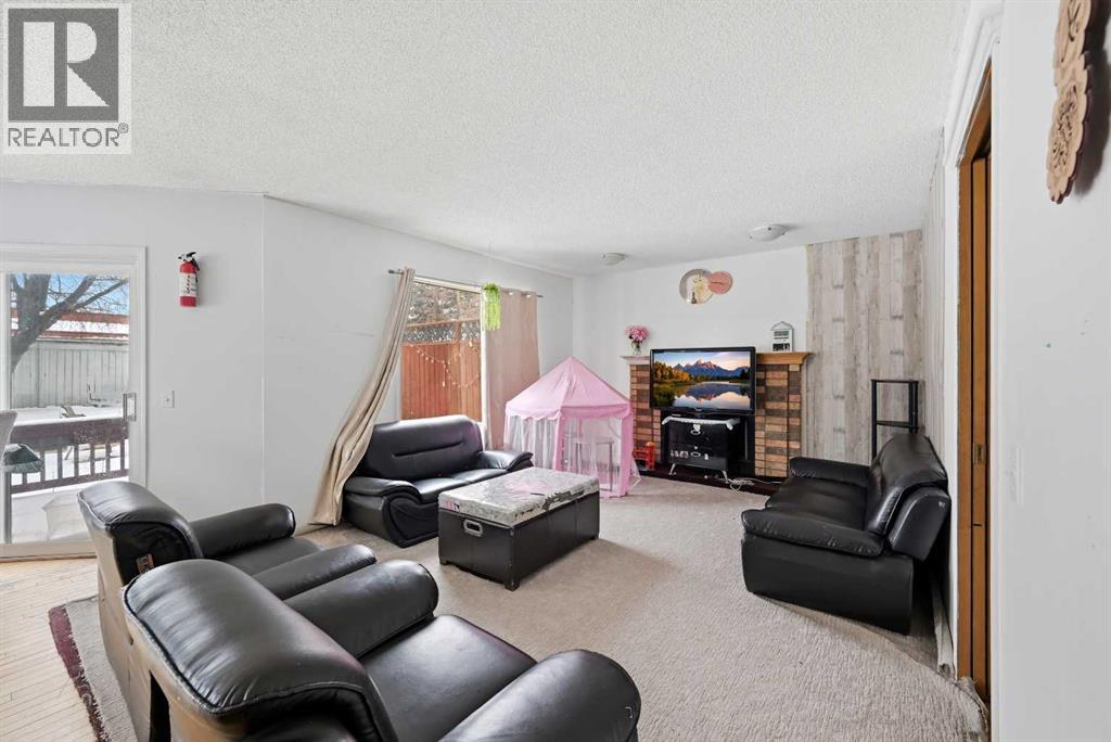 Single Family House for Sale in  Eldorado Close NE Monterey Park Calgary 