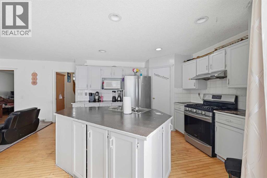 Single Family House for Sale in  Eldorado Close NE Monterey Park Calgary 