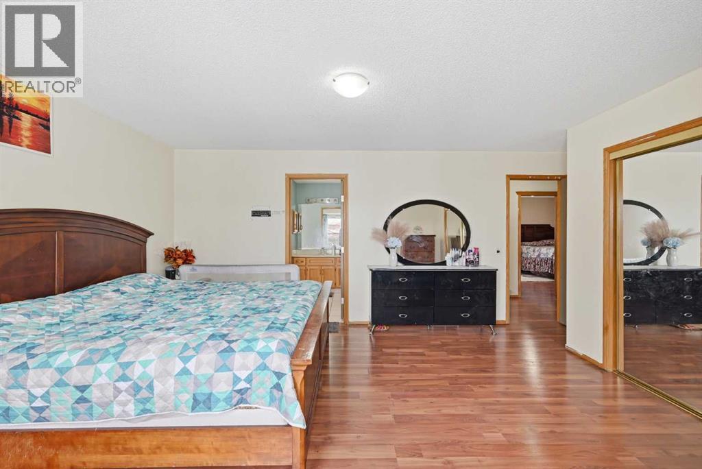 Single Family House for Sale in  Eldorado Close NE Monterey Park Calgary 