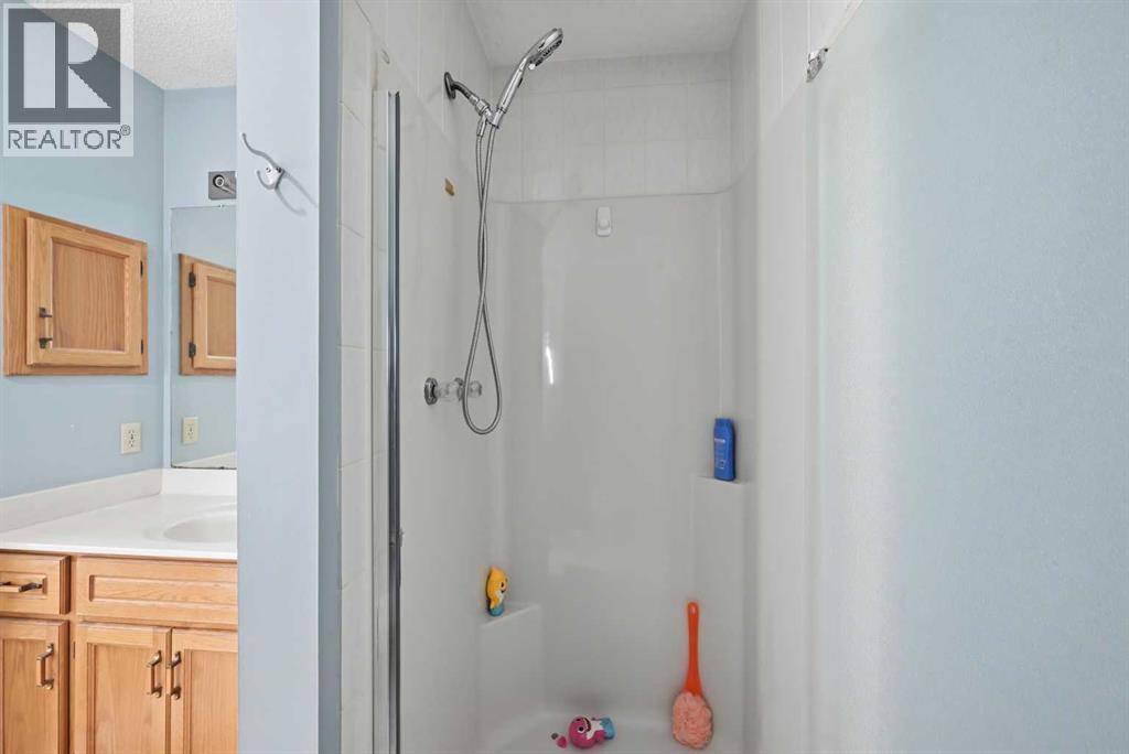 Single Family House for Sale in  Eldorado Close NE Monterey Park Calgary 