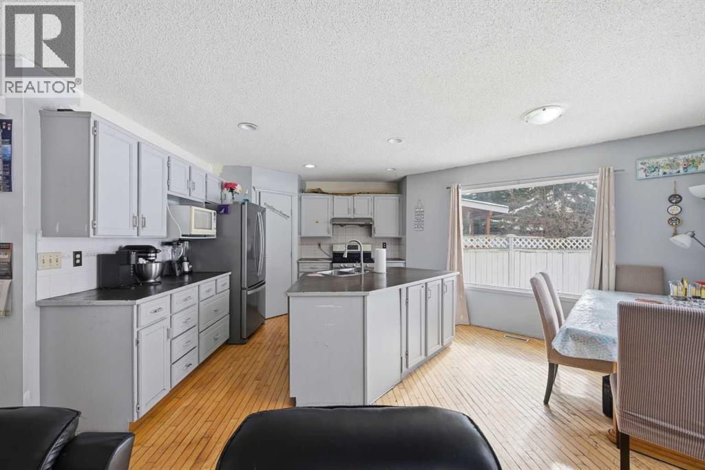 Single Family House for Sale in  Eldorado Close NE Monterey Park Calgary 