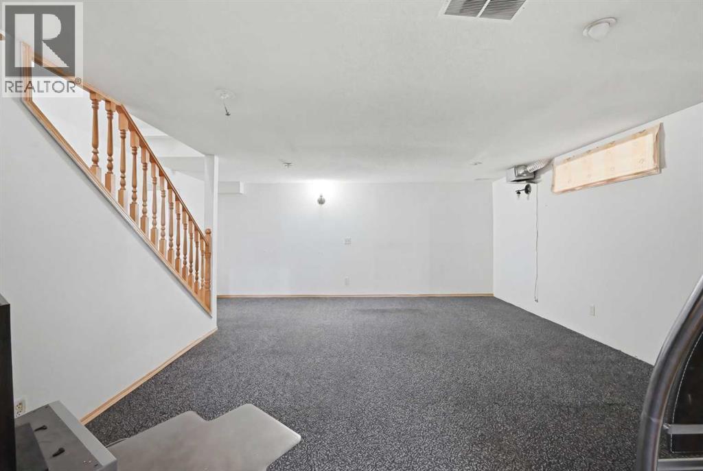 Single Family House for Sale in  Eldorado Close NE Monterey Park Calgary 