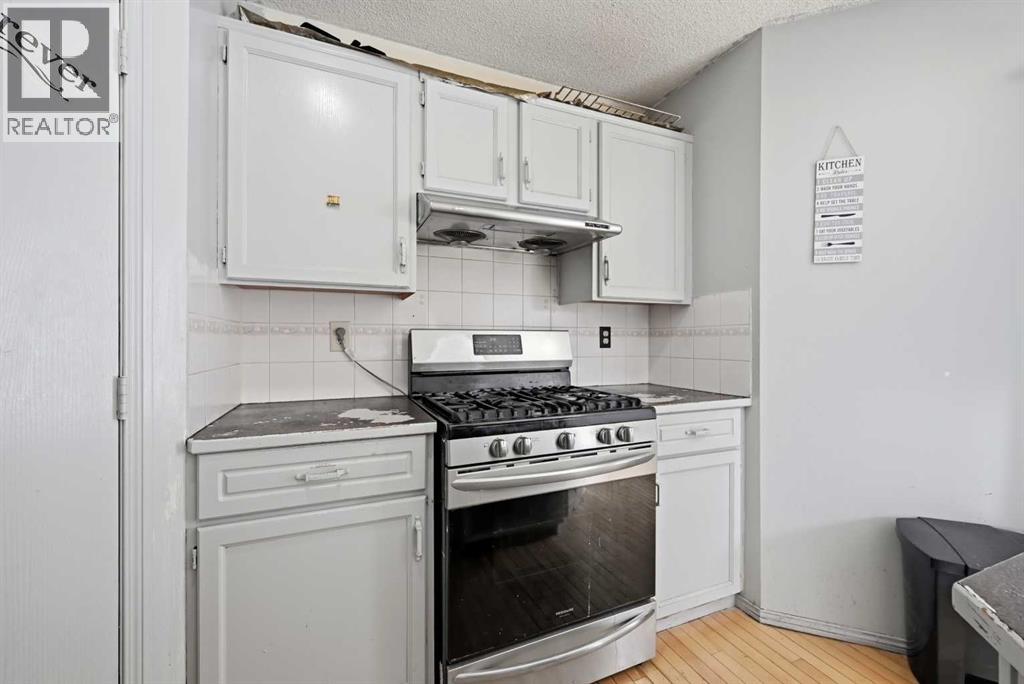 Single Family House for Sale in  Eldorado Close NE Monterey Park Calgary 