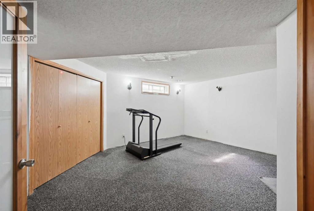 Single Family House for Sale in  Eldorado Close NE Monterey Park Calgary 