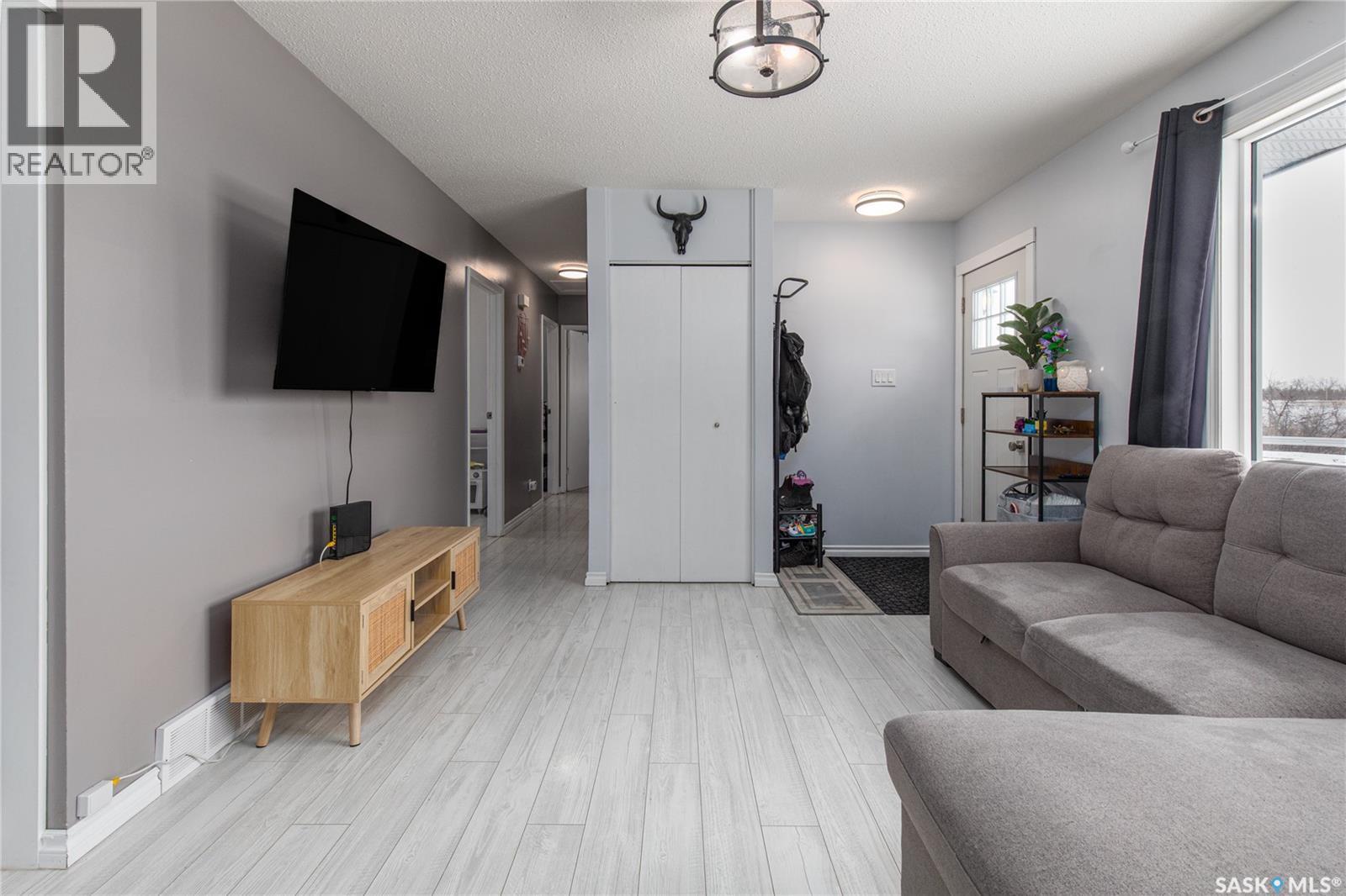 1170 5TH AVENUE NE - 14