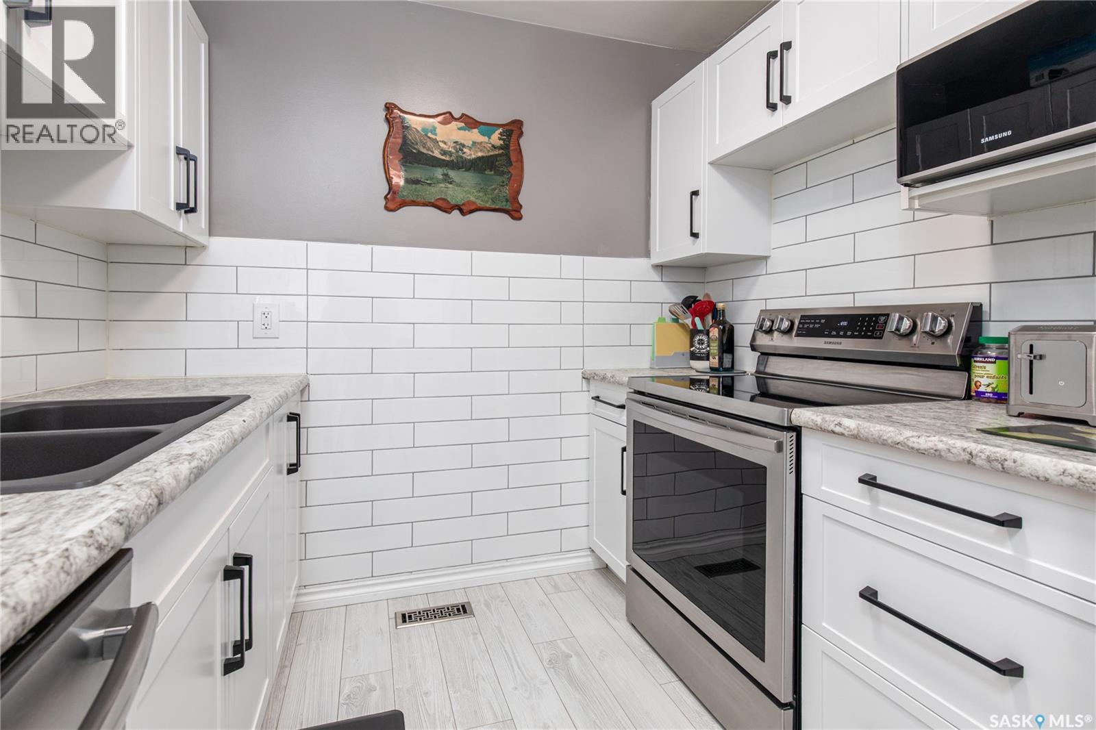 1170 5TH AVENUE NE - 18