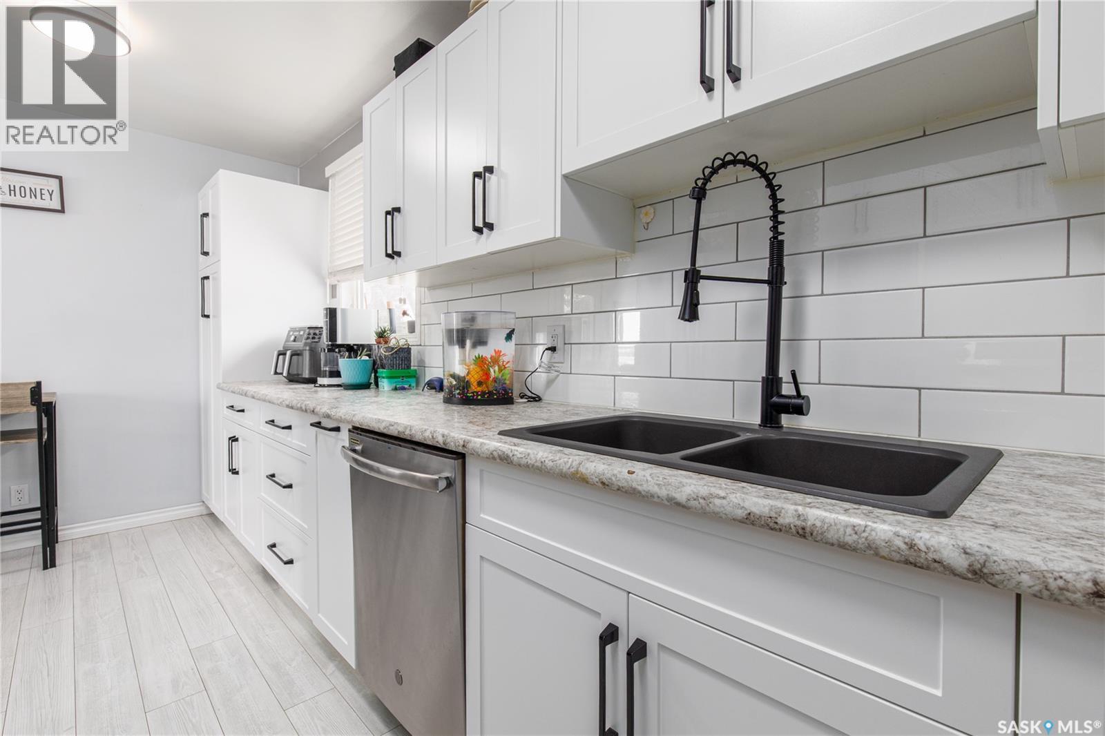 1170 5TH AVENUE NE - 19