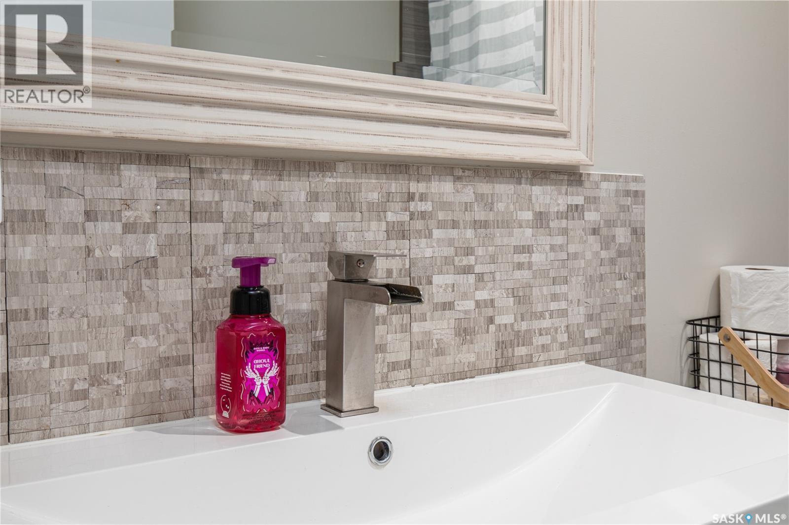 1170 5TH AVENUE NE - 30