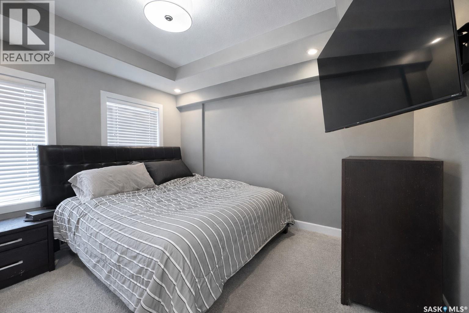 #1026 EVERGREEN BOULEVARD - 6