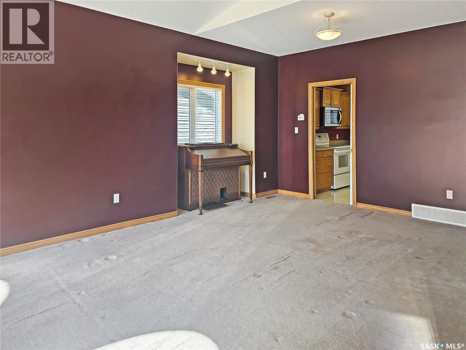 1009 DEWDNEY STREET - 12