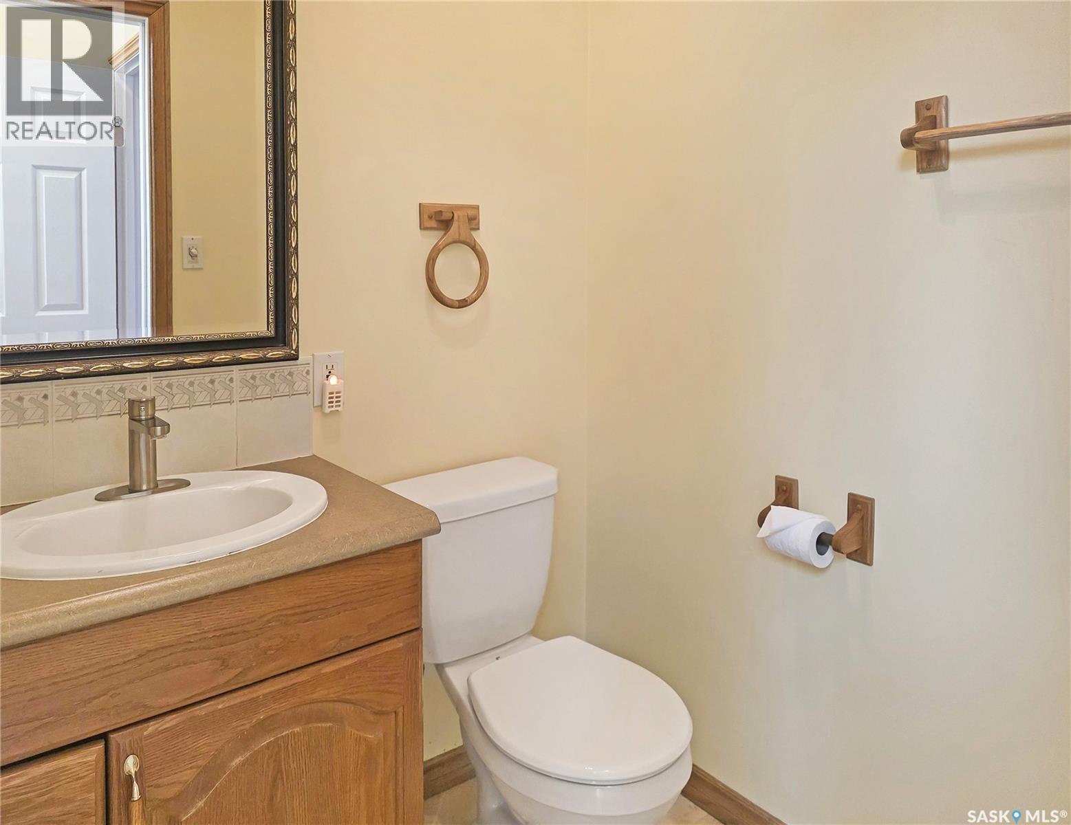 1009 DEWDNEY STREET - 25