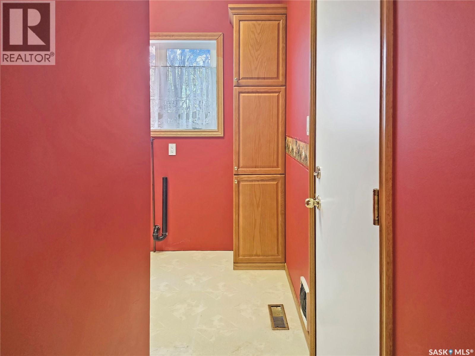 1009 DEWDNEY STREET - 26