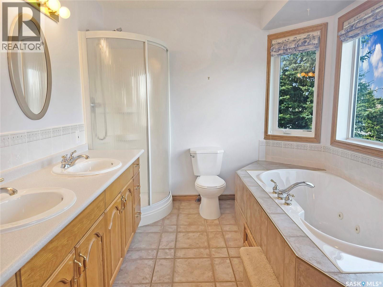 1009 DEWDNEY STREET - 32