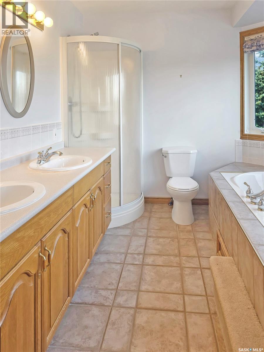 1009 DEWDNEY STREET - 33