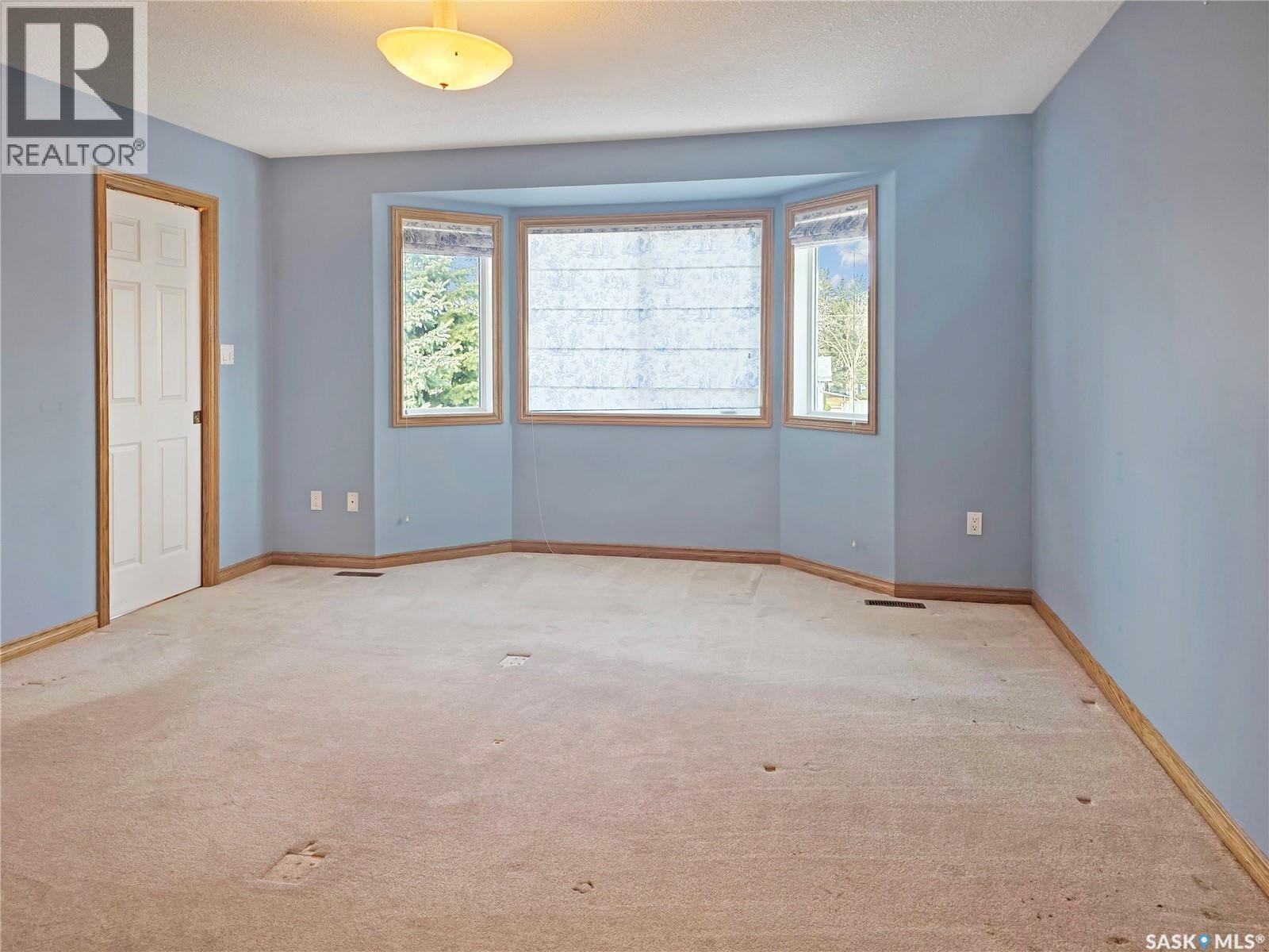 1009 DEWDNEY STREET - 35