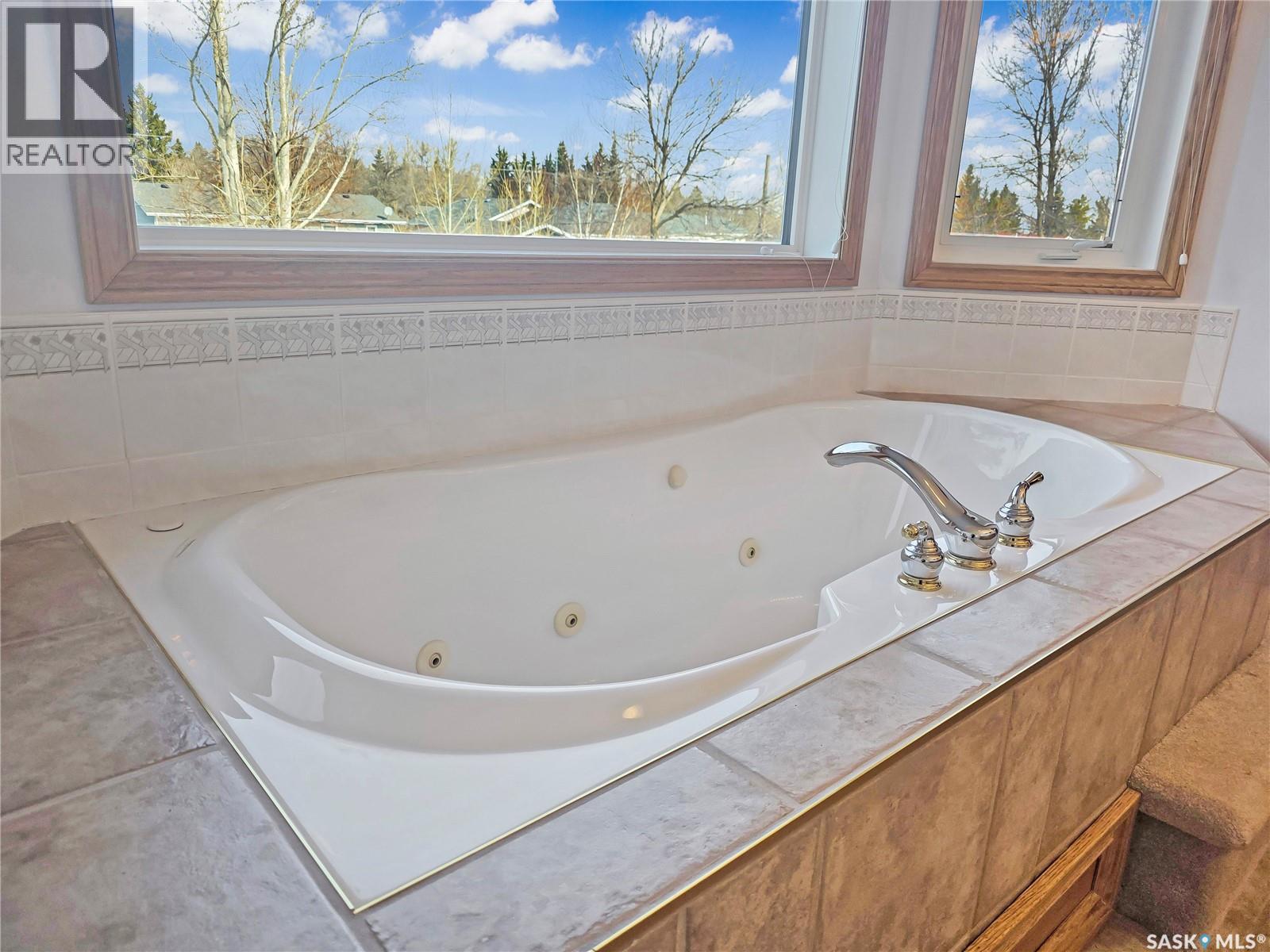 1009 DEWDNEY STREET - 37