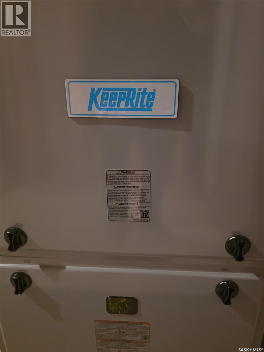 1009 DEWDNEY STREET - 46