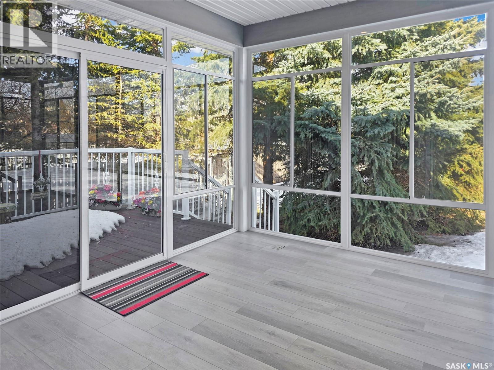 1009 DEWDNEY STREET - 8