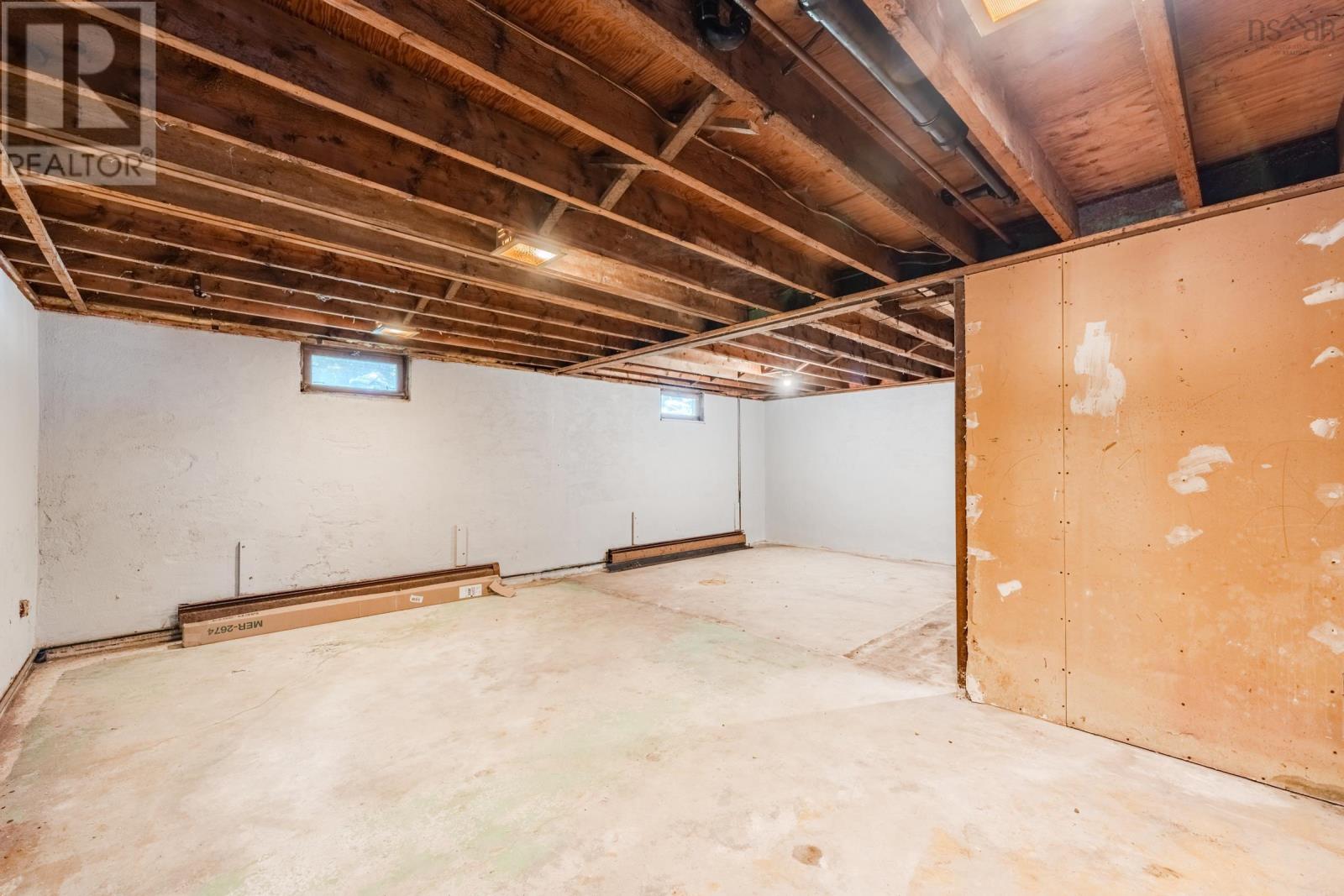 Property 31 of 50 of 172 Highway 1