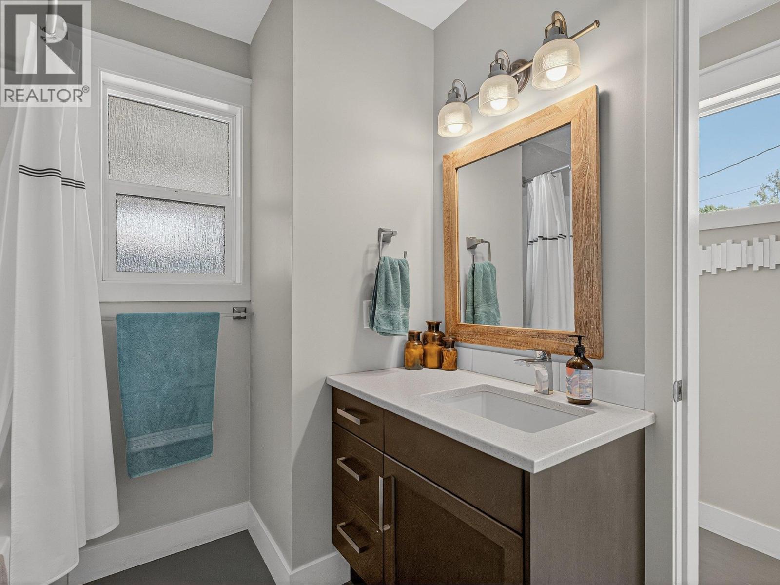  2715 Boucherie Road, West Kelowna