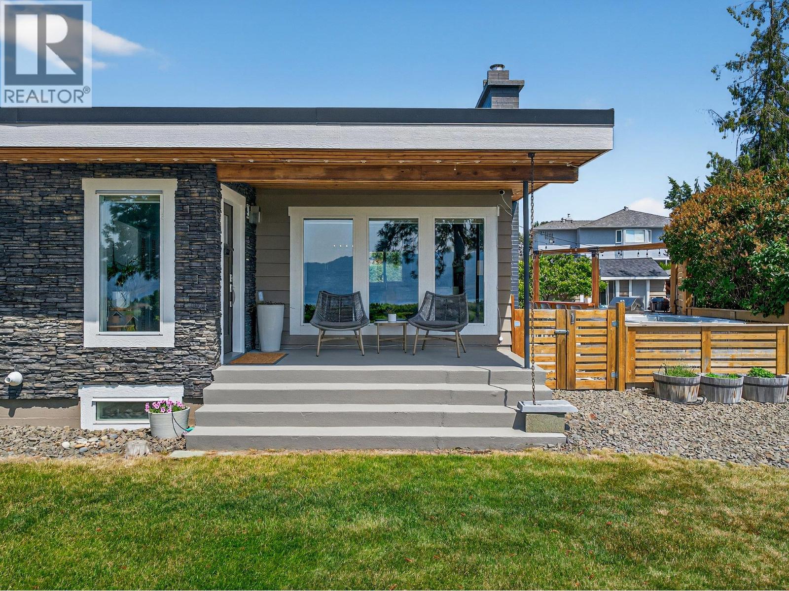  2715 Boucherie Road, West Kelowna