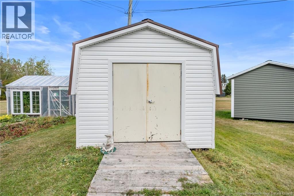 3 CHATELLERAULT AVENUE - 44