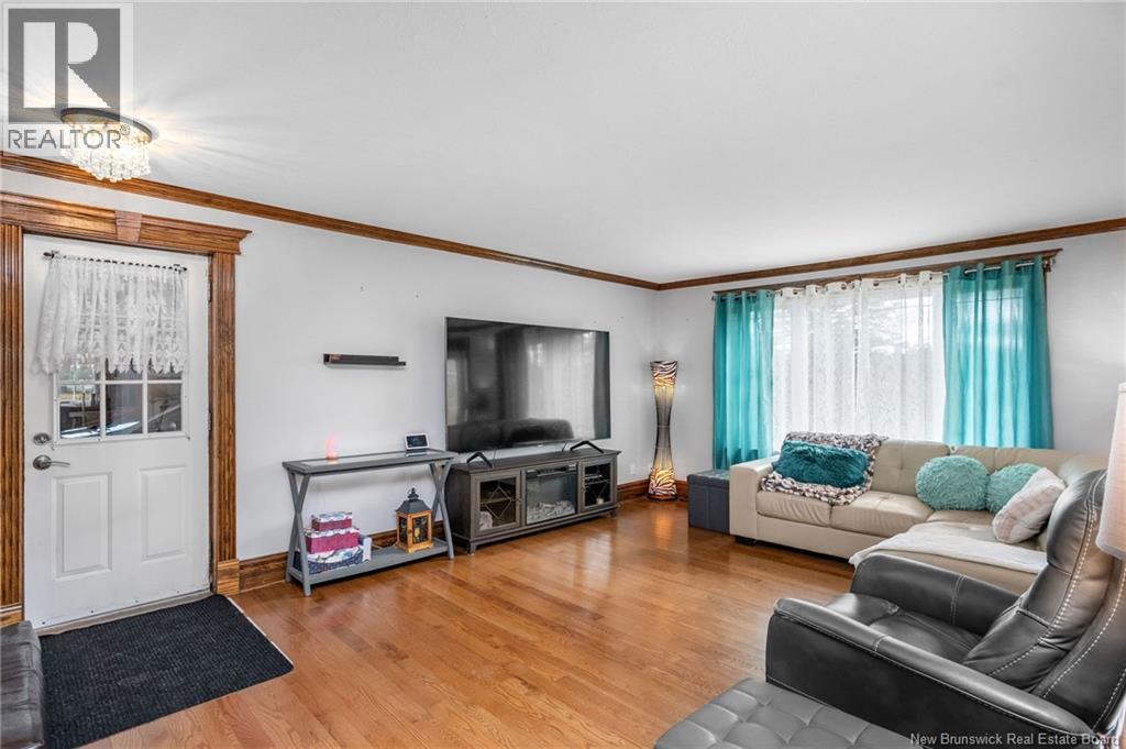 3 CHATELLERAULT AVENUE - 6