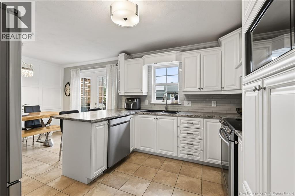 25 ELODIE COURT - 10