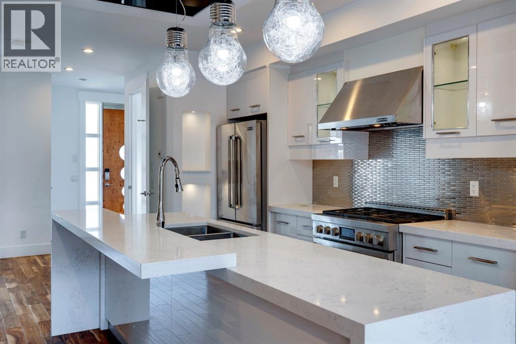 Single Family House for Sale in A Osborne Crescent SW Richmond Calgary 