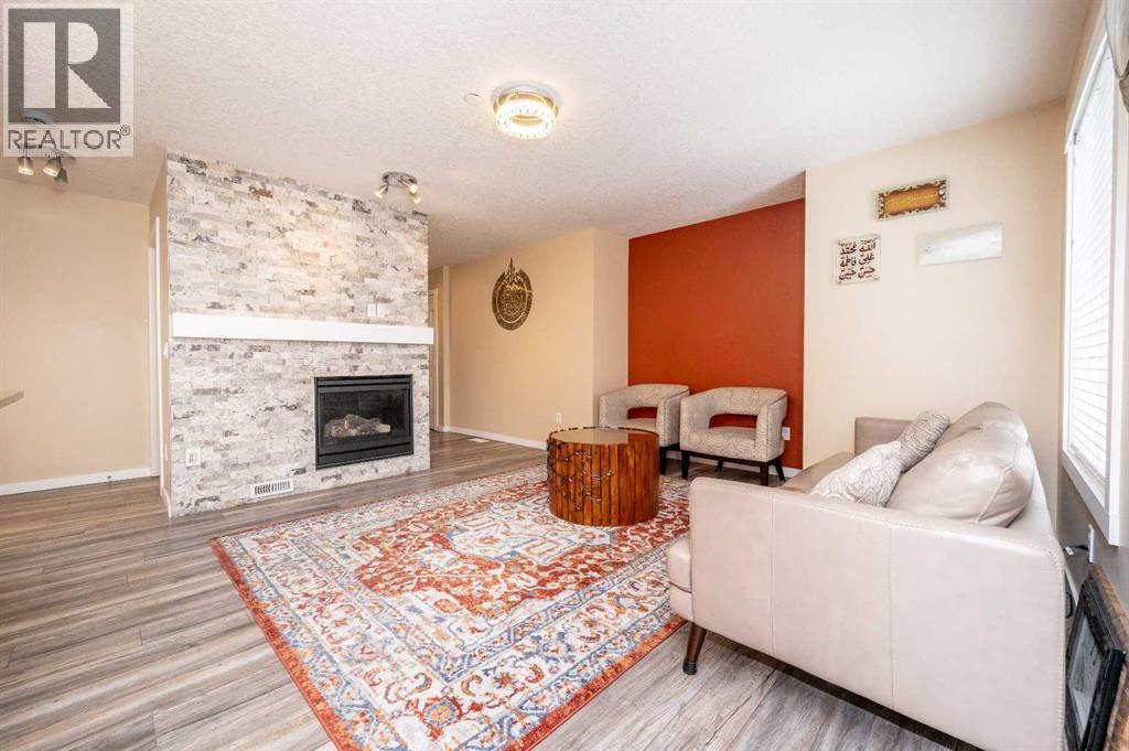 Single Family House for Sale in  Covecreek Mews NE Coventry Hills Calgary 