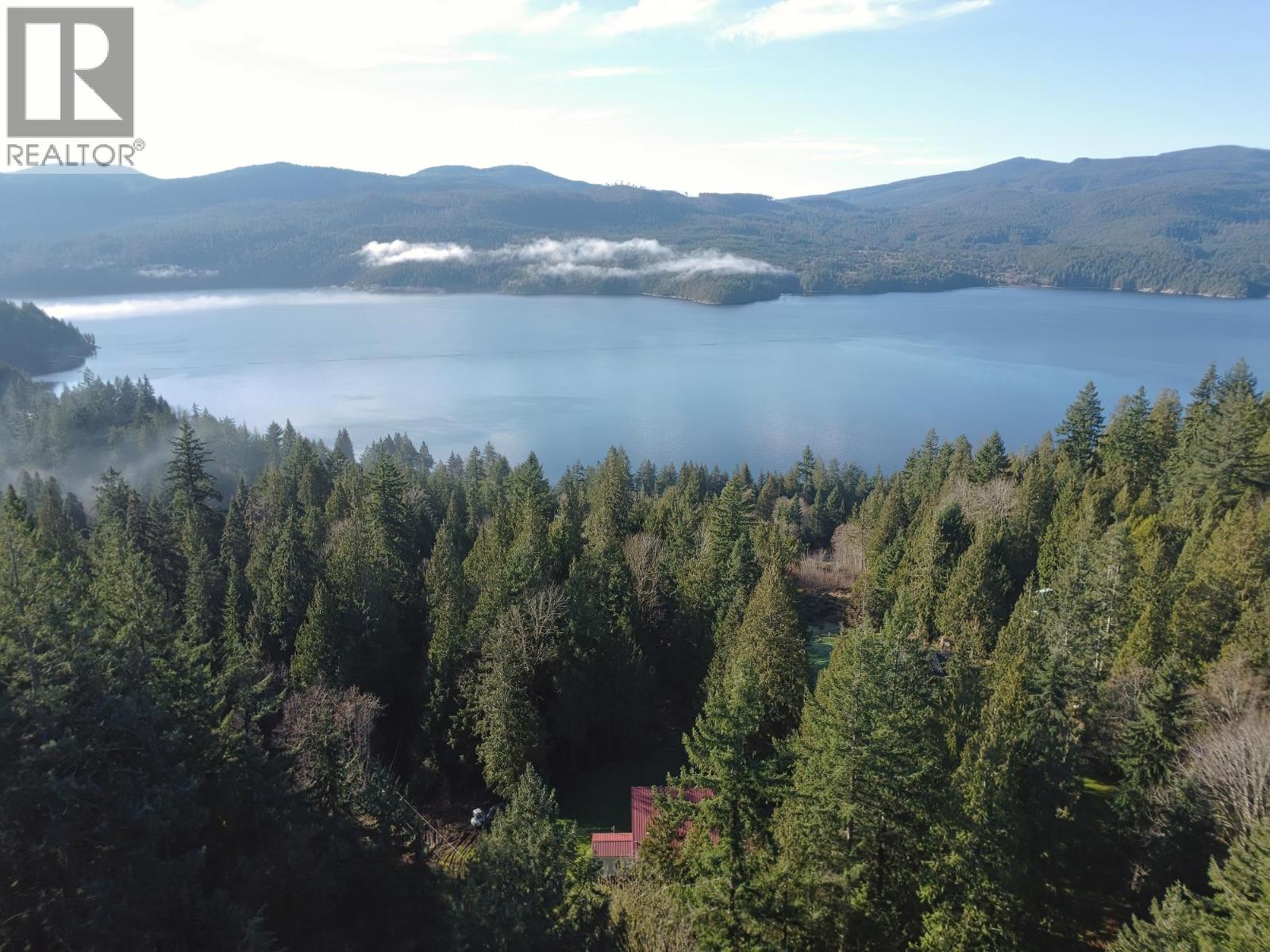 7095 SECHELT INLET ROAD, Sechelt