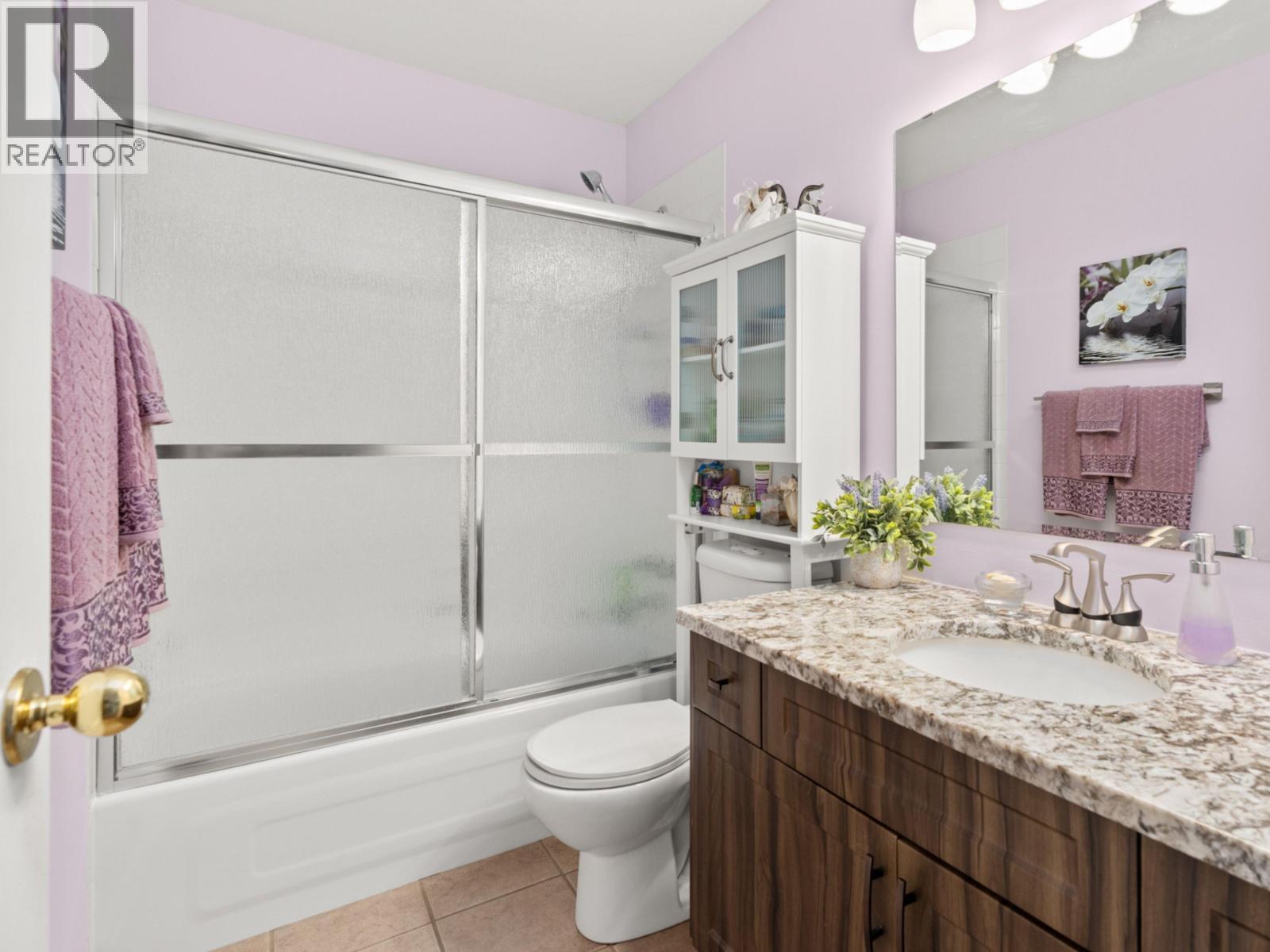 38 5761 WHARF AVENUE, Sechelt