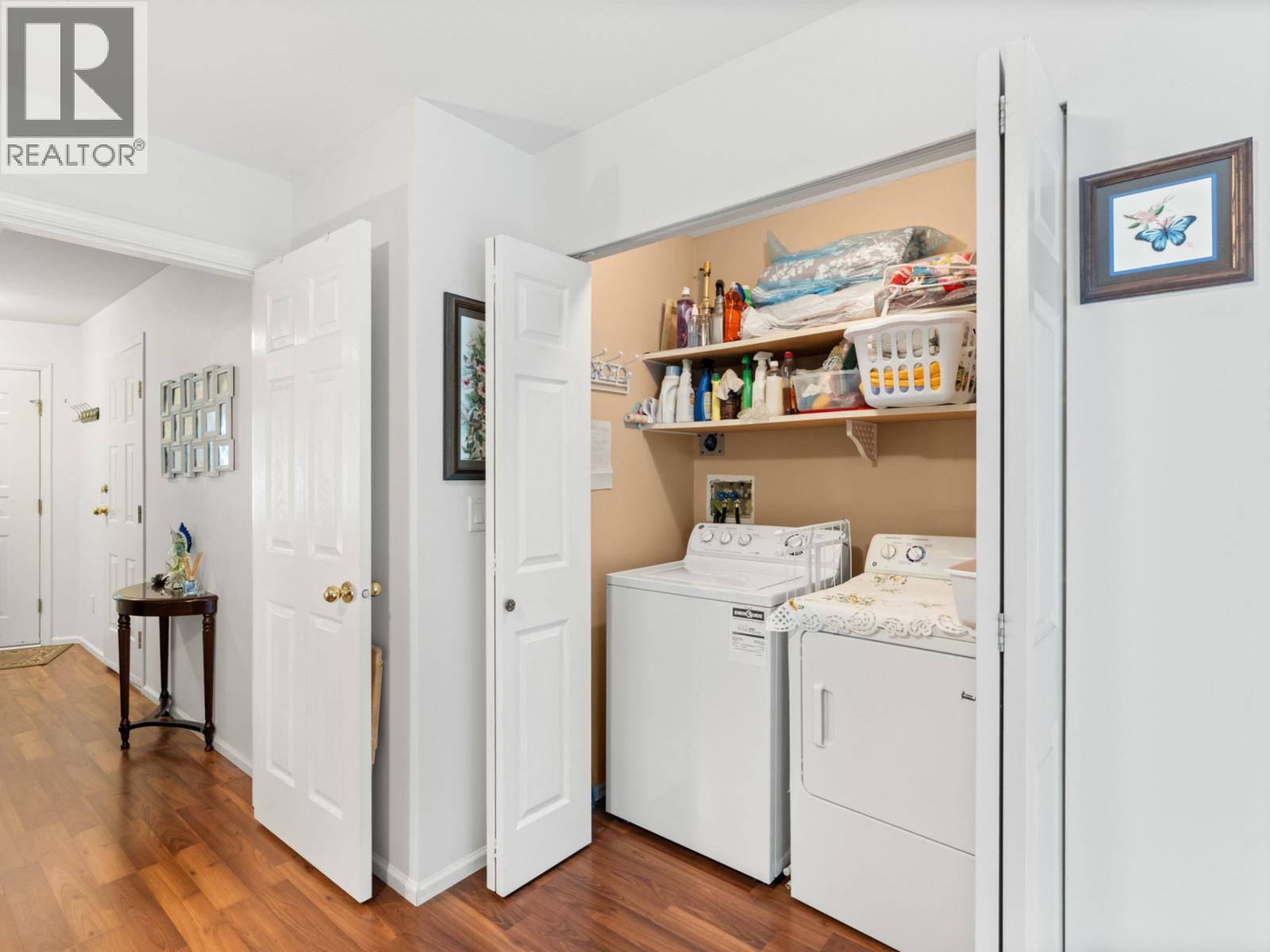 38 5761 WHARF AVENUE, Sechelt