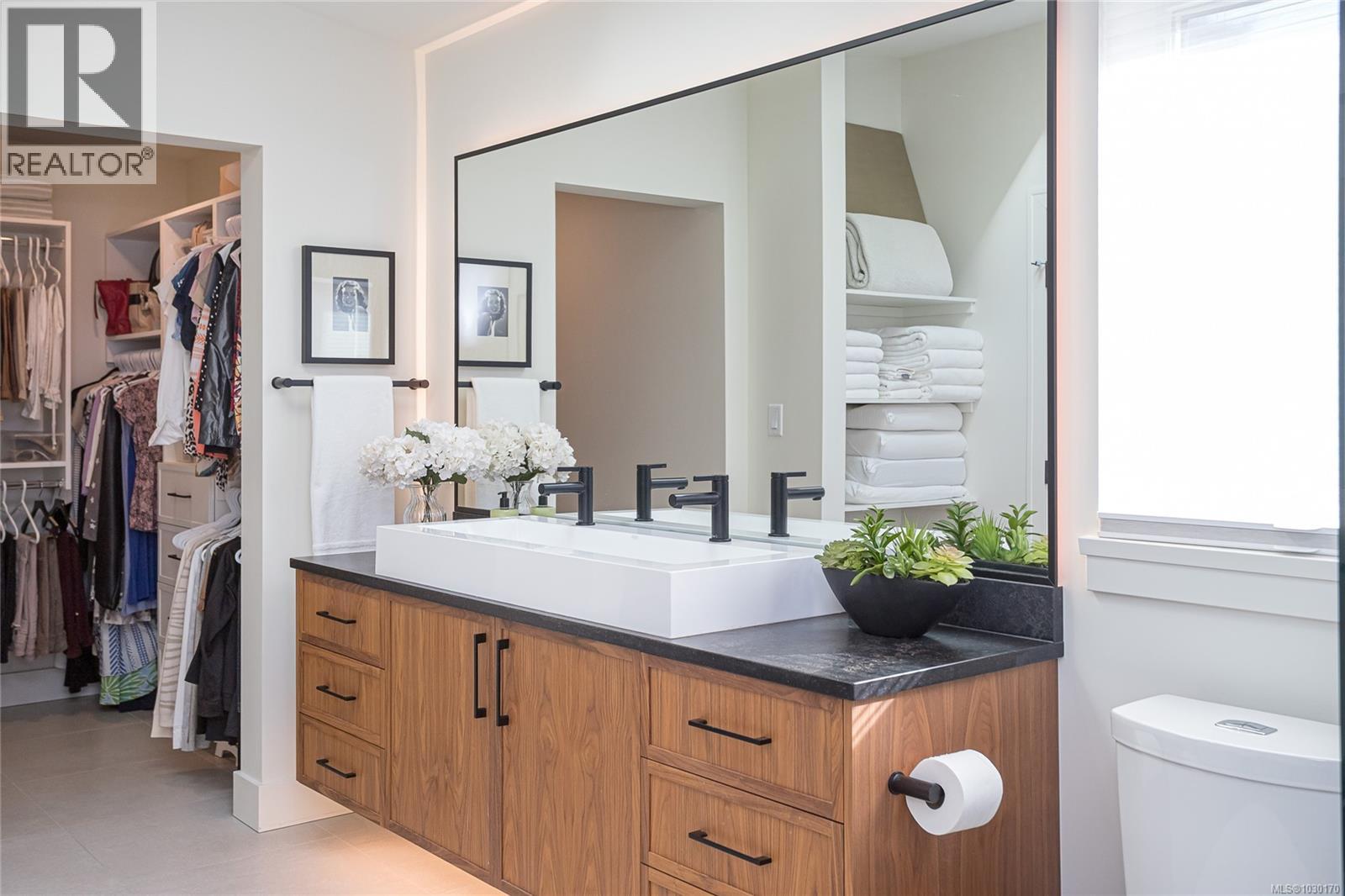 6575 CENTRAL SAANICH RD - 28