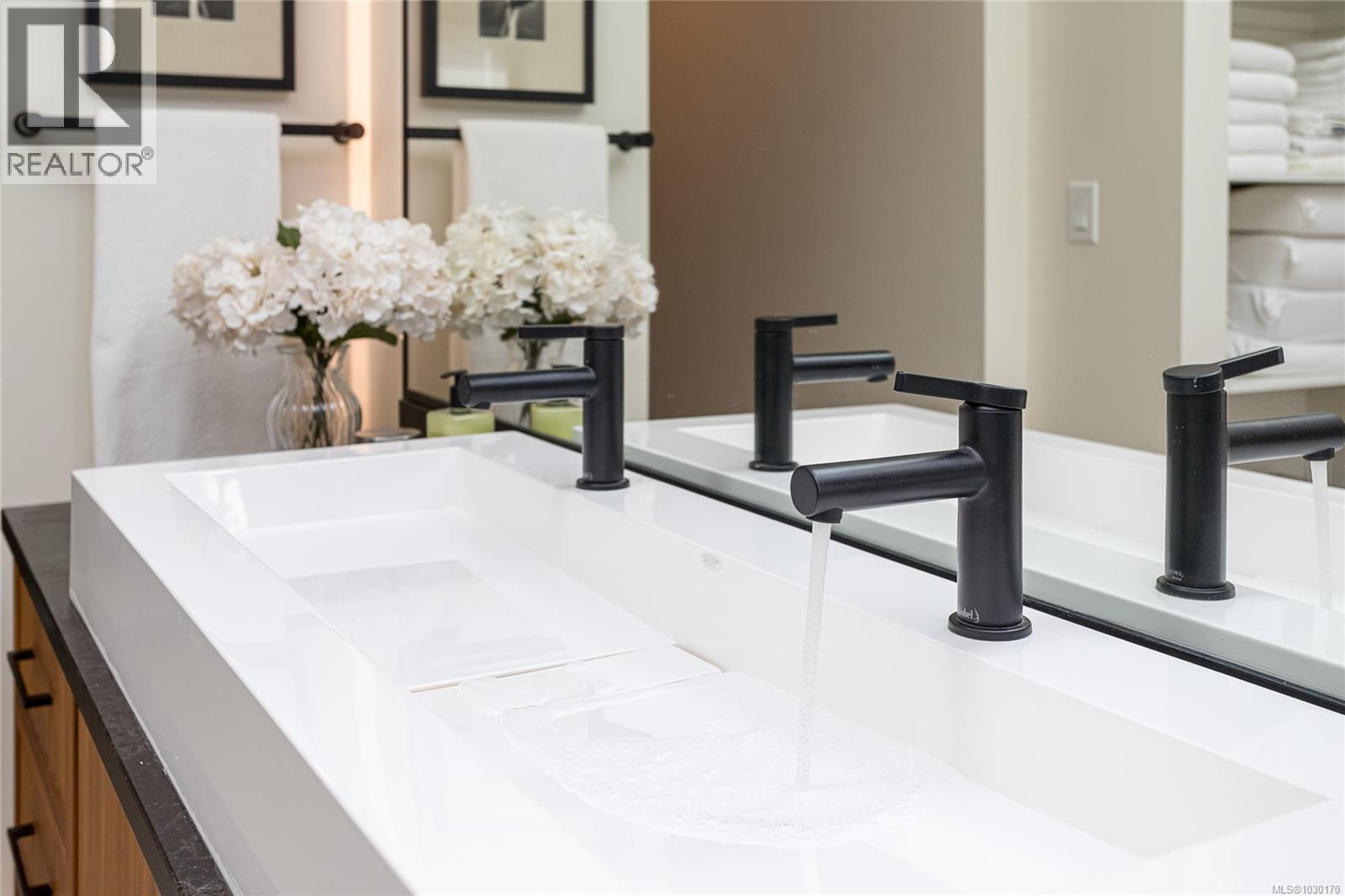 6575 CENTRAL SAANICH RD - 29