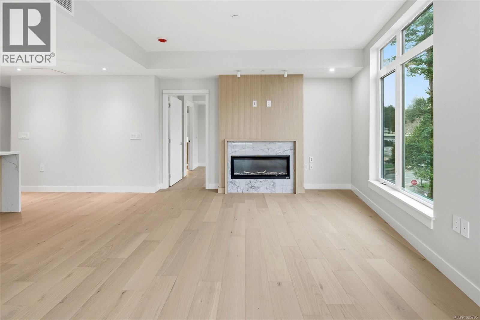 #307 5229 CORDOVA BAY RD - 10