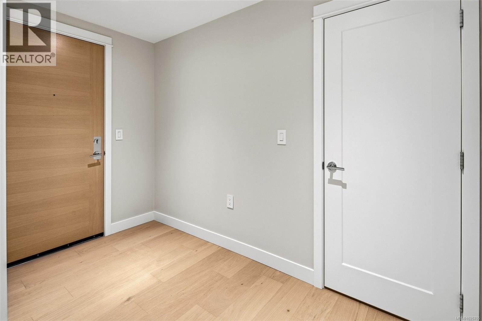 #307 5229 CORDOVA BAY RD - 27