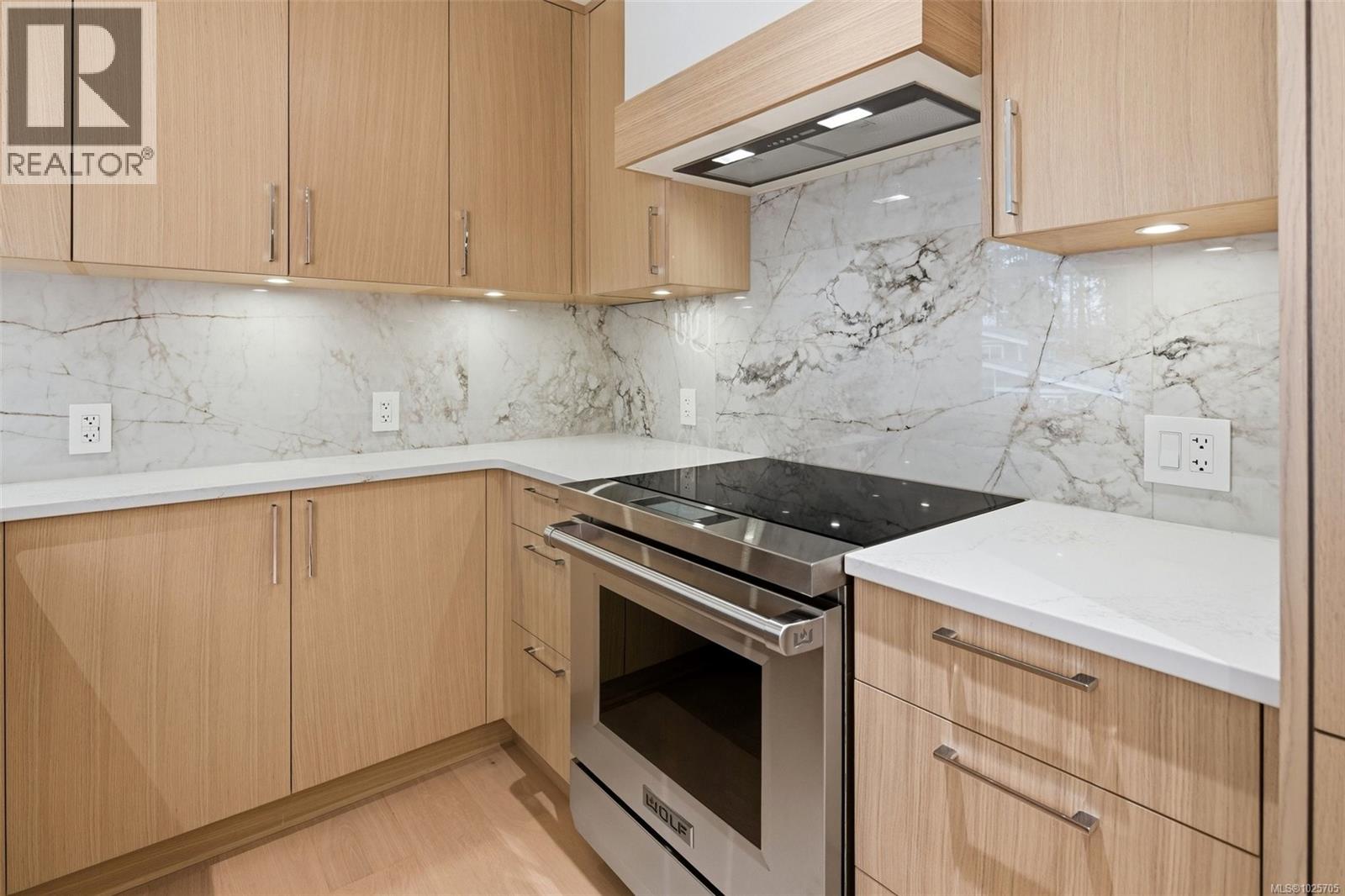 #307 5229 CORDOVA BAY RD - 4