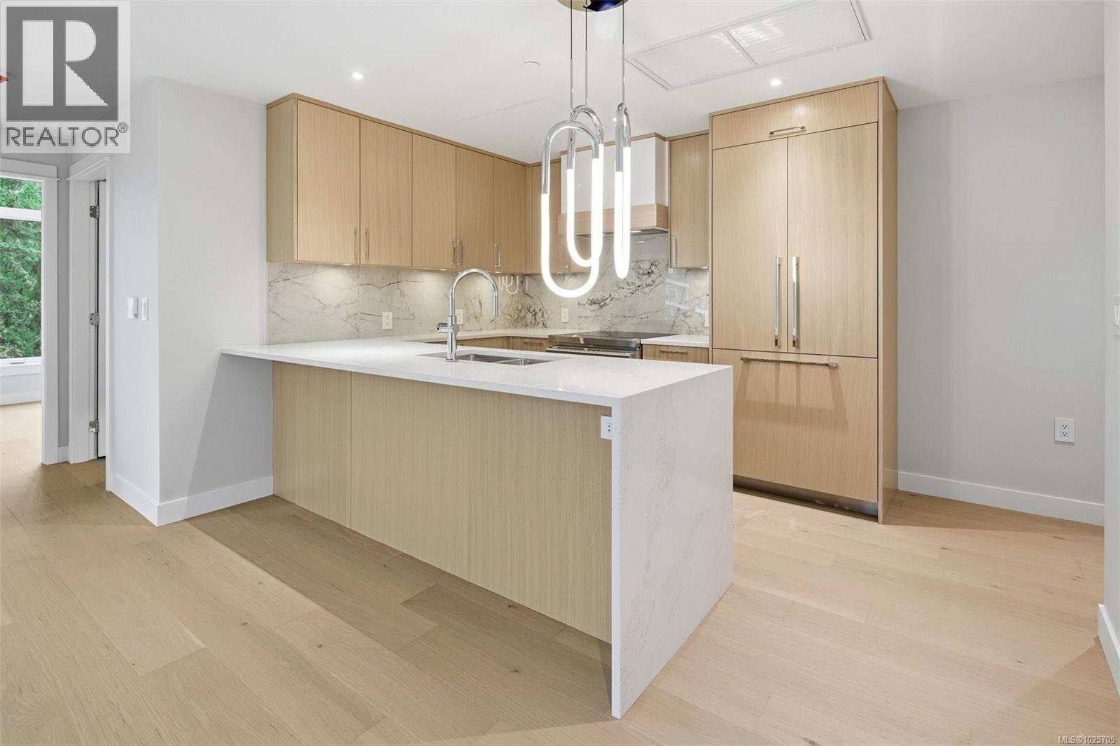 #307 5229 CORDOVA BAY RD - 5