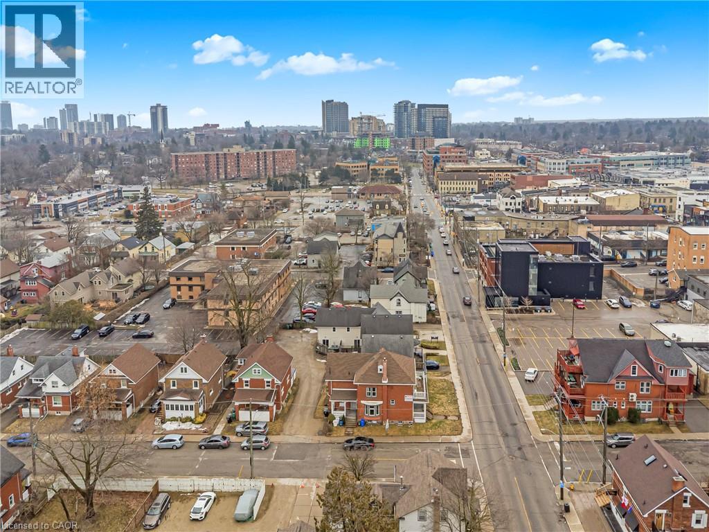 30 REGINA STREET N - 21