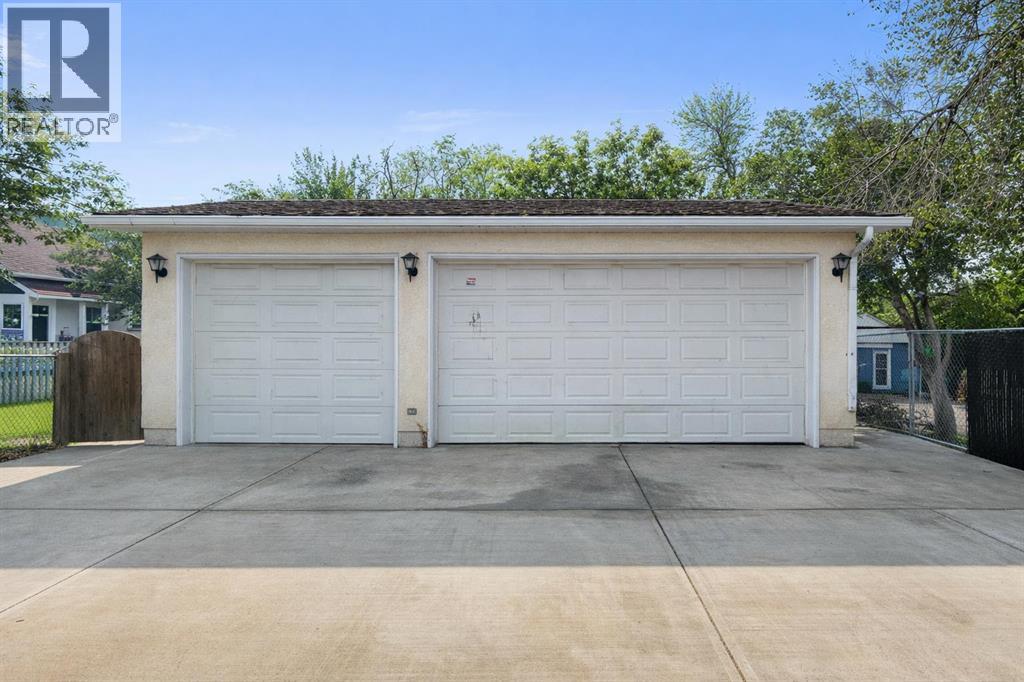 Single Family House Bungalow for Sale in   Avenue NE Tuxedo Park Calgary 