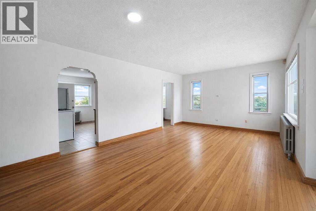 Single Family House Bungalow for Sale in   Avenue NE Tuxedo Park Calgary 