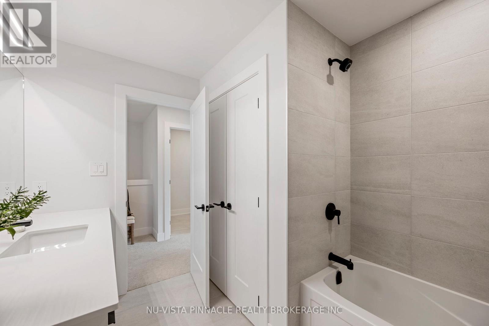 20 – 1175 RIVERBEND ROAD, London South (South B), Ontario
