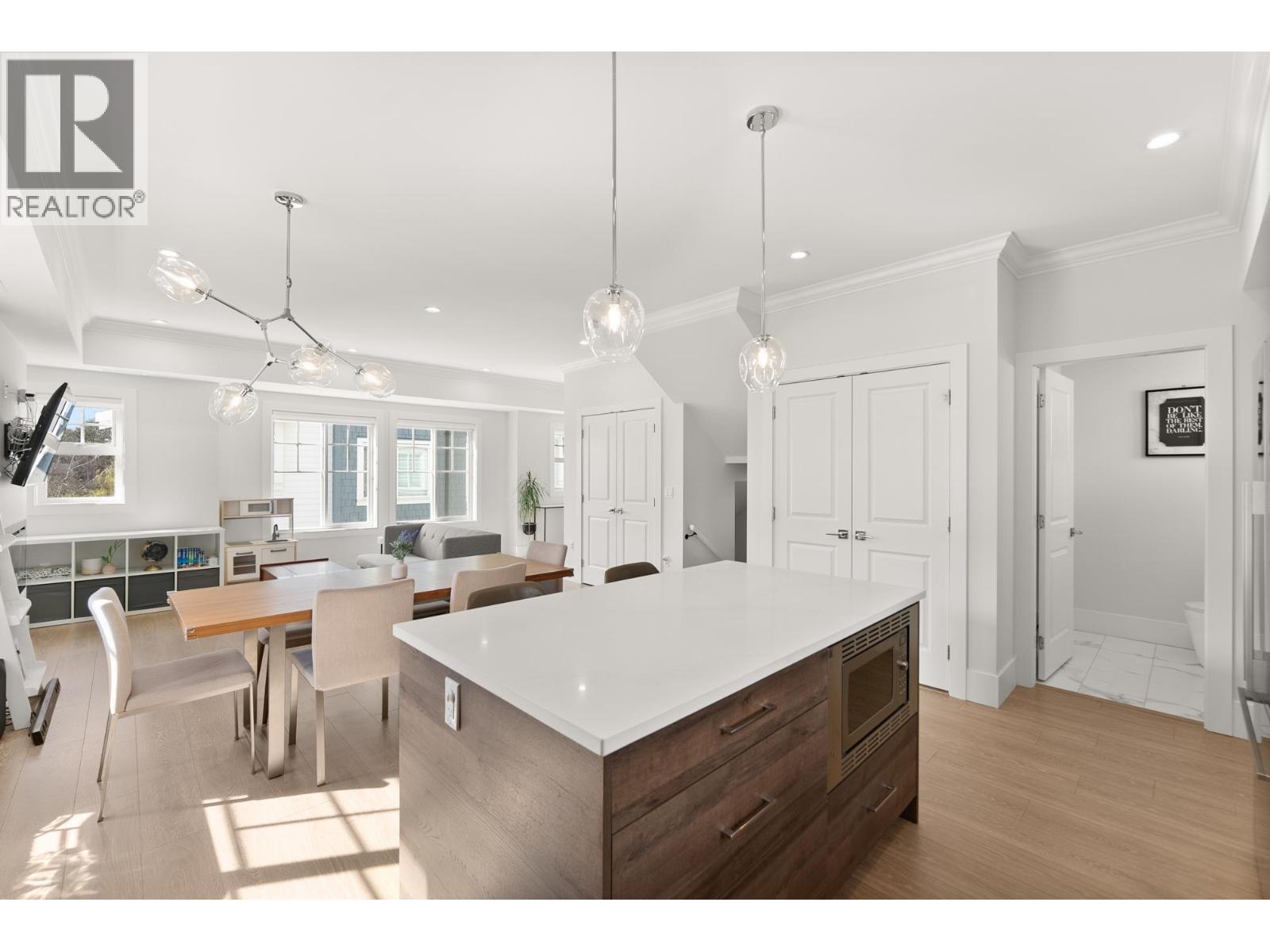 #32-9211 MCKIM Way, Richmond